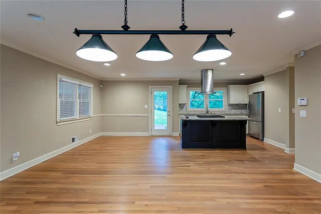 31 W Belle Isle Road, Atlanta, Georgia 30342, 3 Bedrooms Bedrooms, ,2 BathroomsBathrooms,Residential,Sold,31 W Belle Isle Road,7032157