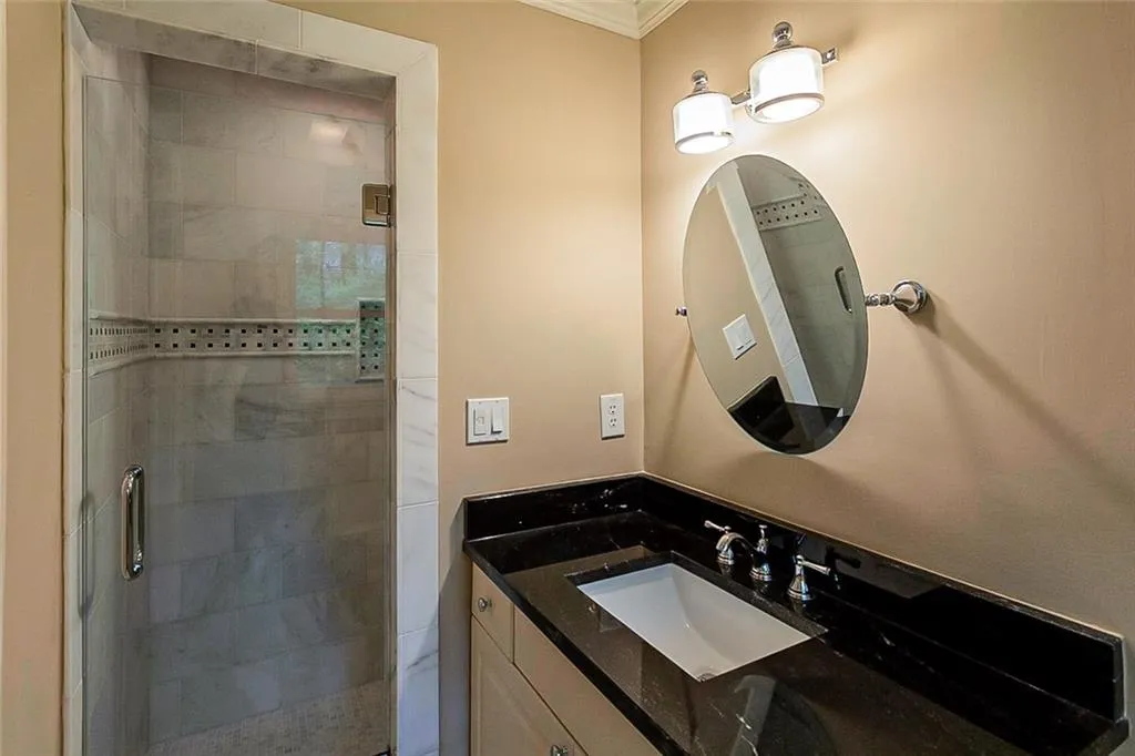 31 W Belle Isle Road, Atlanta, Georgia 30342, 3 Bedrooms Bedrooms, ,2 BathroomsBathrooms,Residential,Sold,31 W Belle Isle Road,7032157