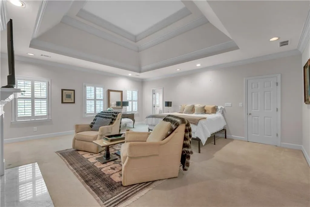 Upstairs 2nd Primary Bedroom