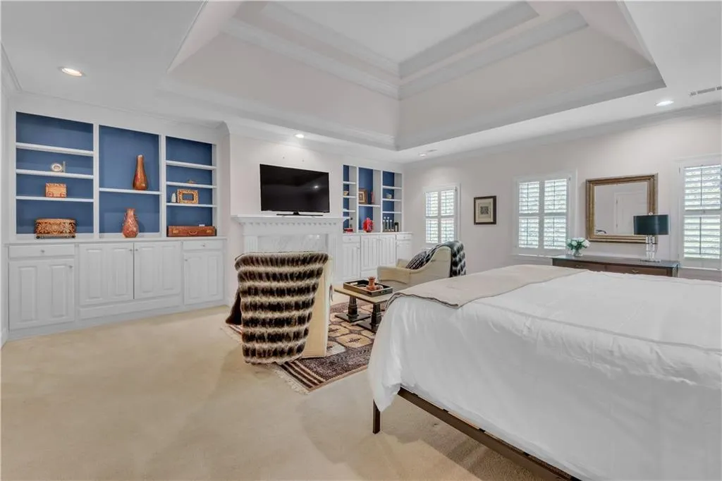 Upstairs 2nd Primary Bedroom