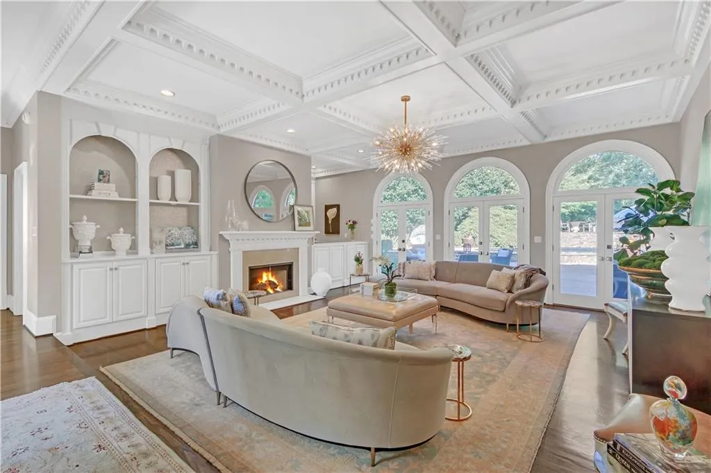 745 Riley Place, Atlanta, Georgia 30327, 6 Bedrooms Bedrooms, ,7 BathroomsBathrooms,Residential,Sold,745 Riley Place,7487641