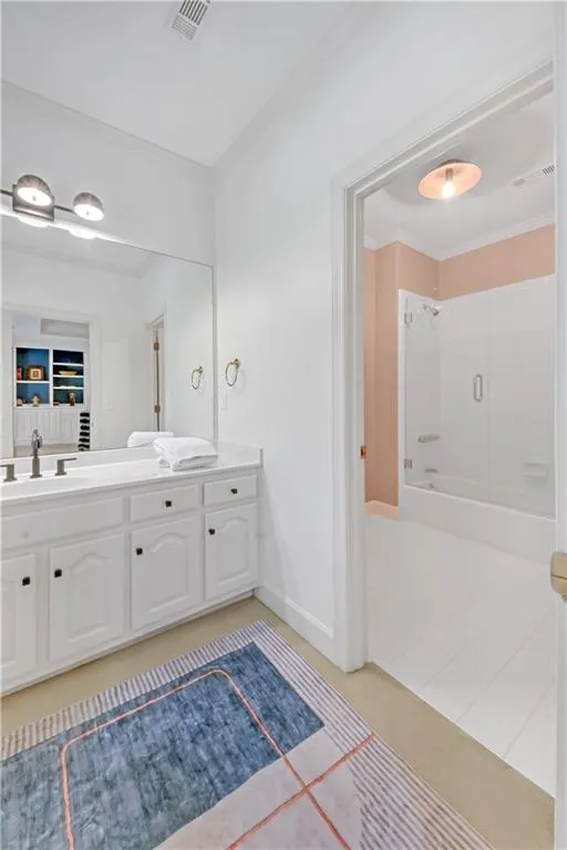 Upstairs 2nd Primary Bathroom