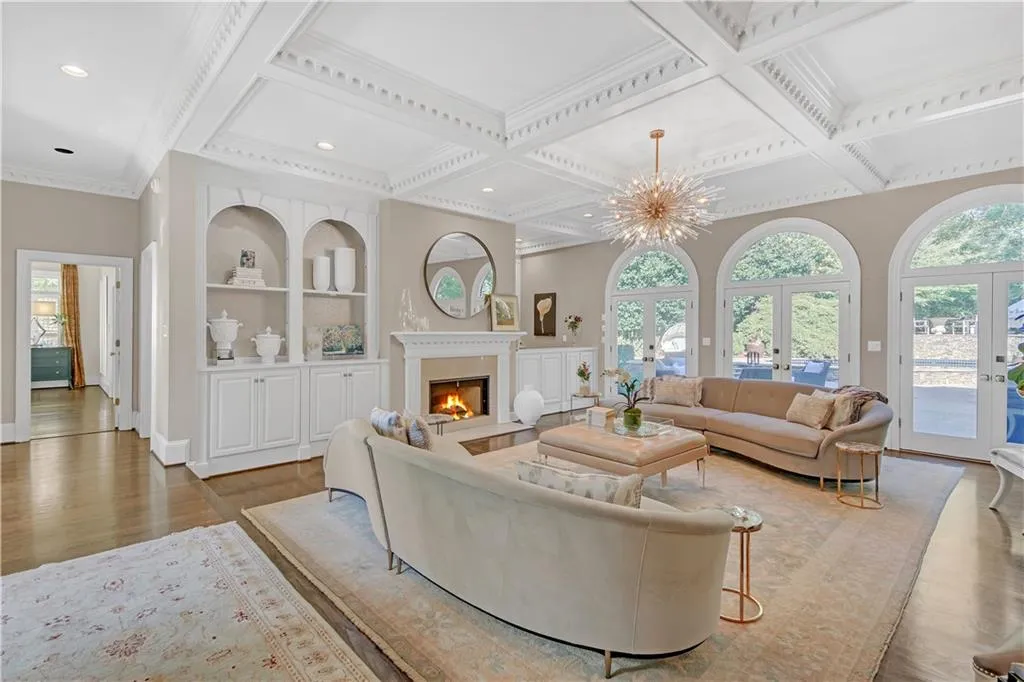 745 Riley Place, Atlanta, Georgia 30327, 6 Bedrooms Bedrooms, ,7 BathroomsBathrooms,Residential,Sold,745 Riley Place,7487641