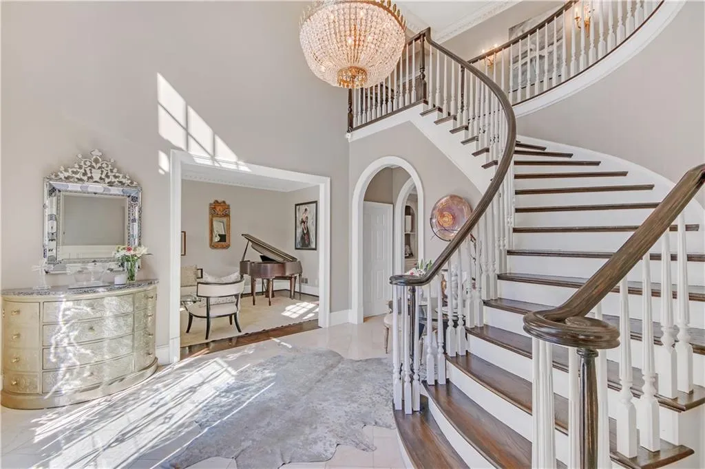 745 Riley Place, Atlanta, Georgia 30327, 6 Bedrooms Bedrooms, ,7 BathroomsBathrooms,Residential,Sold,745 Riley Place,7487641