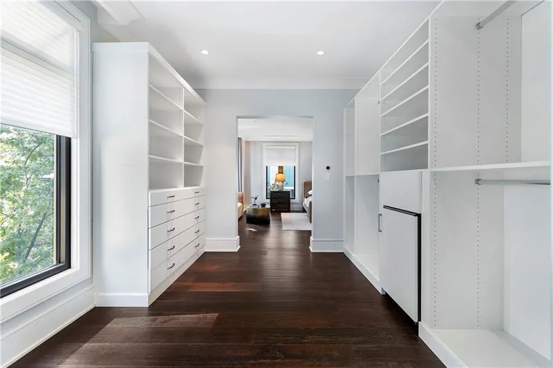 3376 Peachtree Road Unit 1, Atlanta, Georgia 30326, 3 Bedrooms Bedrooms, ,3 BathroomsBathrooms,Residential,For Sale,3376 Peachtree Road Unit 1,7585122