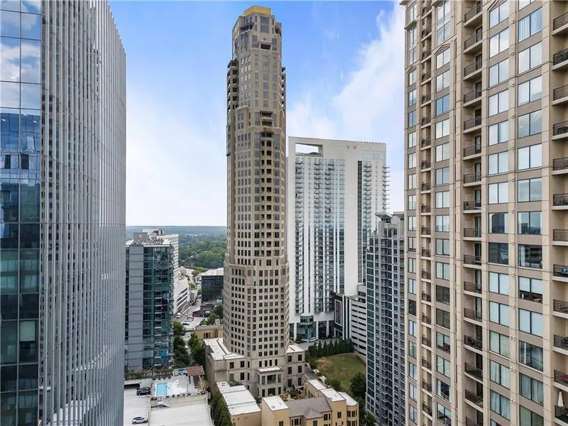 3376 Peachtree Road Unit 1, Atlanta, Georgia 30326, 3 Bedrooms Bedrooms, ,3 BathroomsBathrooms,Residential,For Sale,3376 Peachtree Road Unit 1,7585122