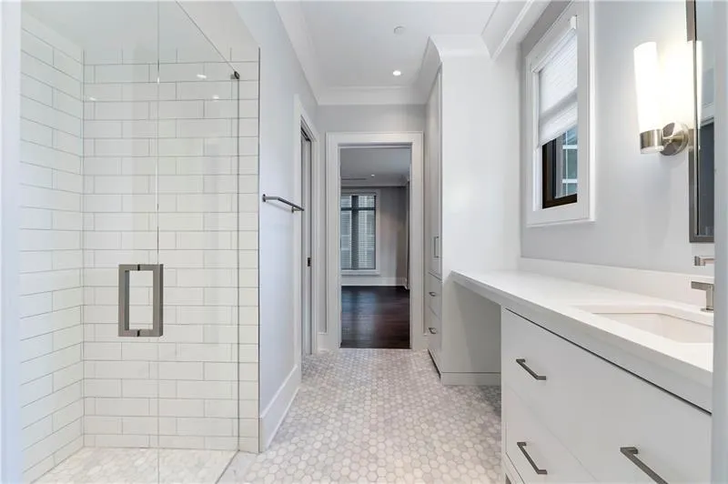 3376 Peachtree Road Unit 1, Atlanta, Georgia 30326, 3 Bedrooms Bedrooms, ,3 BathroomsBathrooms,Residential,For Sale,3376 Peachtree Road Unit 1,7585122