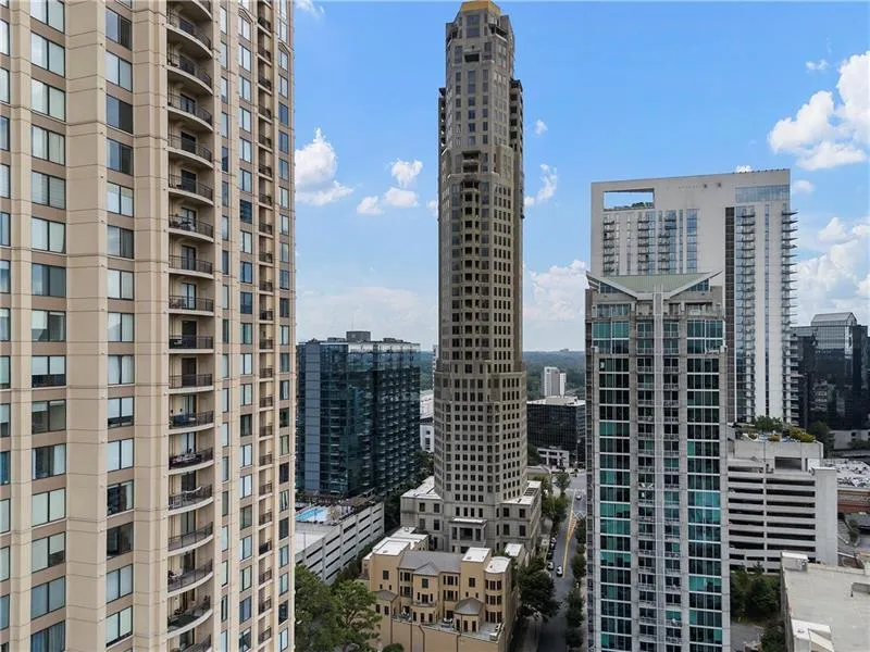 3376 Peachtree Road Unit 1, Atlanta, Georgia 30326, 3 Bedrooms Bedrooms, ,3 BathroomsBathrooms,Residential,For Sale,3376 Peachtree Road Unit 1,7585122