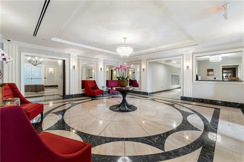 3376 Peachtree Road Unit 1, Atlanta, Georgia 30326, 3 Bedrooms Bedrooms, ,3 BathroomsBathrooms,Residential,For Sale,3376 Peachtree Road Unit 1,7585122
