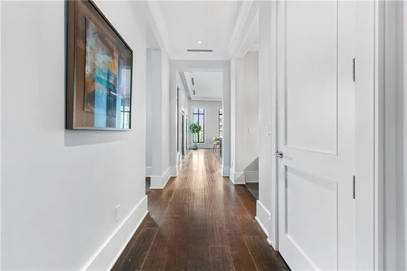 3376 Peachtree Road Unit 1, Atlanta, Georgia 30326, 3 Bedrooms Bedrooms, ,3 BathroomsBathrooms,Residential,For Sale,3376 Peachtree Road Unit 1,7585122