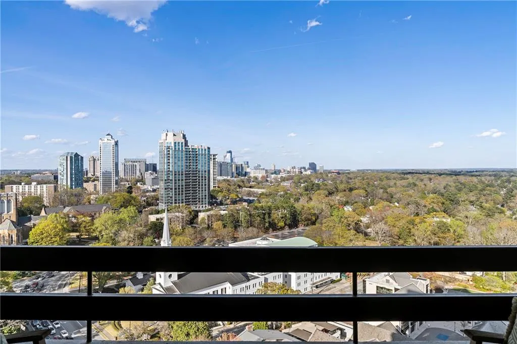 2660 Peachtree Road Nw Unit 26f, Atlanta, Georgia 30305, 2 Bedrooms Bedrooms, ,2 BathroomsBathrooms,Residential,Sold,2660 Peachtree Road Nw Unit 26f,7547307