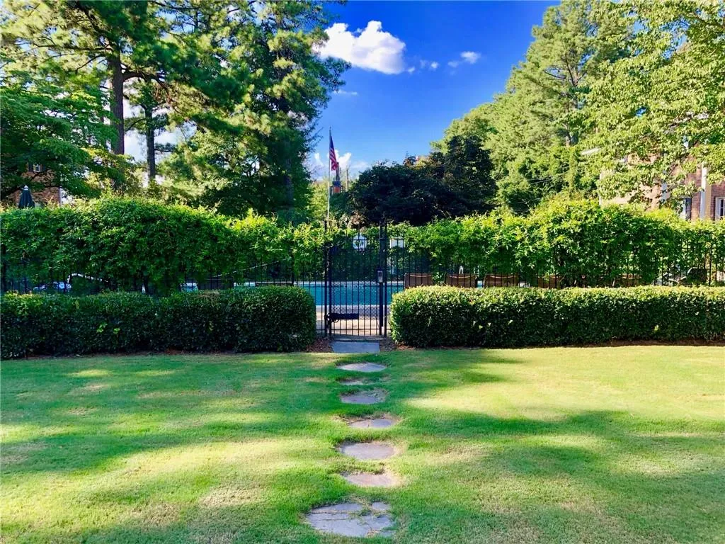 315 Hilderbrand Drive Unit C8, Sandy Springs, Georgia 30328, 2 Bedrooms Bedrooms, ,1 BathroomBathrooms,Residential,Sold,315 Hilderbrand Drive Unit C8,6753002