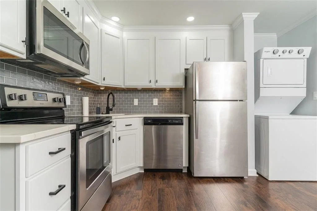 315 Hilderbrand Drive Unit C8, Sandy Springs, Georgia 30328, 2 Bedrooms Bedrooms, ,1 BathroomBathrooms,Residential,Sold,315 Hilderbrand Drive Unit C8,6753002