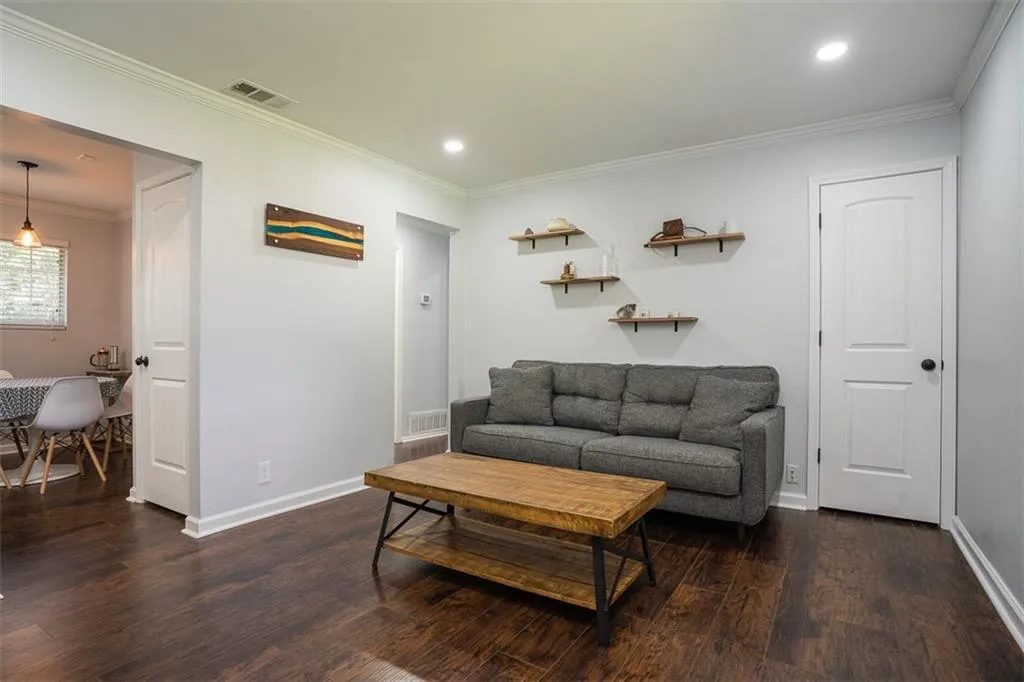 315 Hilderbrand Drive Unit C8, Sandy Springs, Georgia 30328, 2 Bedrooms Bedrooms, ,1 BathroomBathrooms,Residential,Sold,315 Hilderbrand Drive Unit C8,6753002