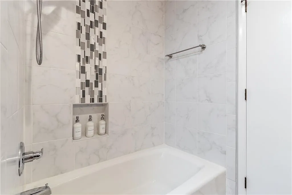 Guest bath with updated tub and shower combo