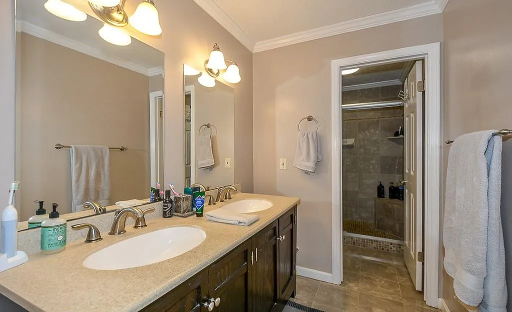 301 Brandywine Circle, Sandy Springs, Georgia 30350, 3 Bedrooms Bedrooms, ,2 BathroomsBathrooms,Residential,Sold,301 Brandywine Circle,6588571