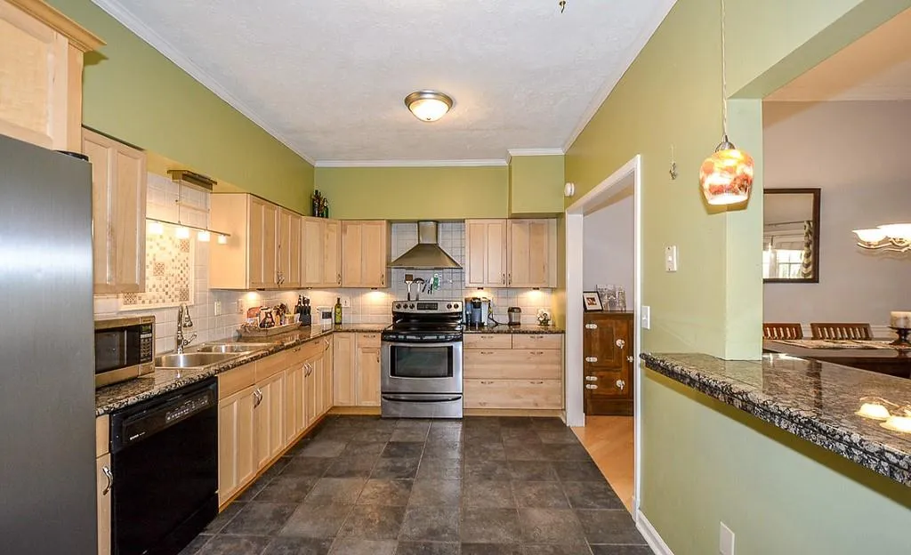 301 Brandywine Circle, Sandy Springs, Georgia 30350, 3 Bedrooms Bedrooms, ,2 BathroomsBathrooms,Residential,Sold,301 Brandywine Circle,6588571