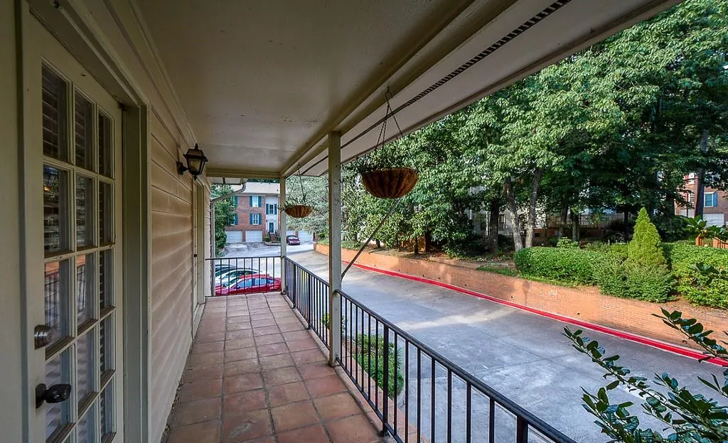 301 Brandywine Circle, Sandy Springs, Georgia 30350, 3 Bedrooms Bedrooms, ,2 BathroomsBathrooms,Residential,Sold,301 Brandywine Circle,6588571