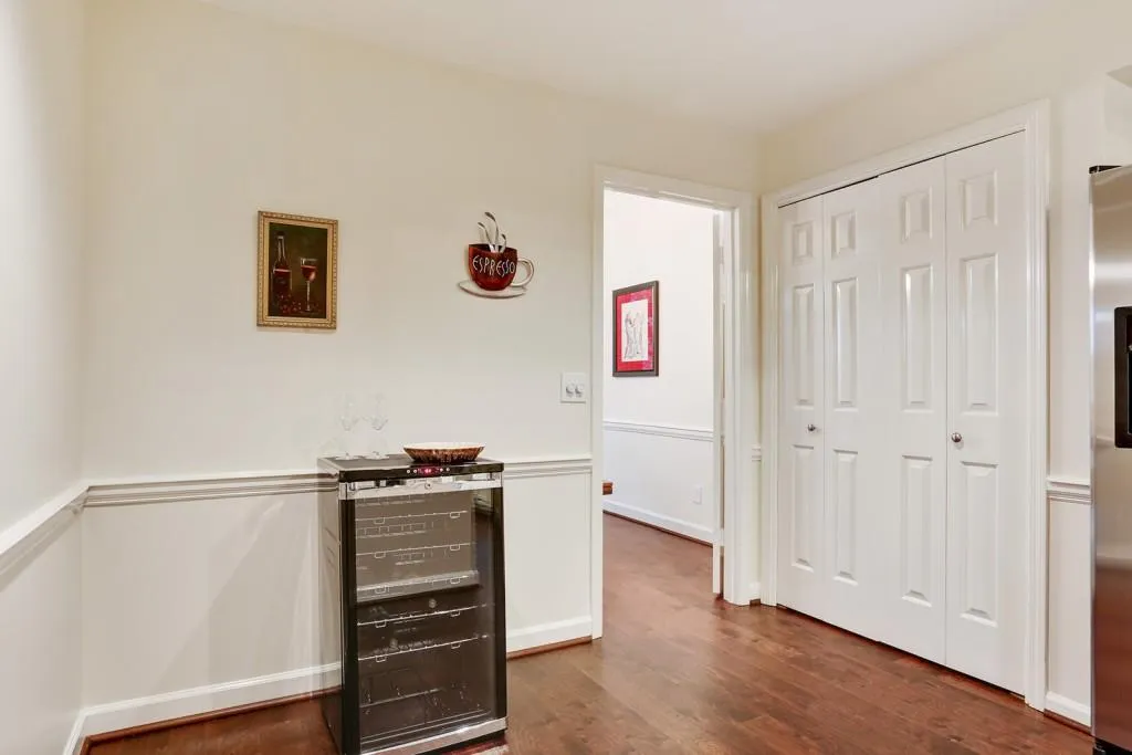63 Willow Glen Ne, Sandy Springs, Georgia 30342, 3 Bedrooms Bedrooms, ,2 BathroomsBathrooms,Residential,Sold,63 Willow Glen Ne,6002454