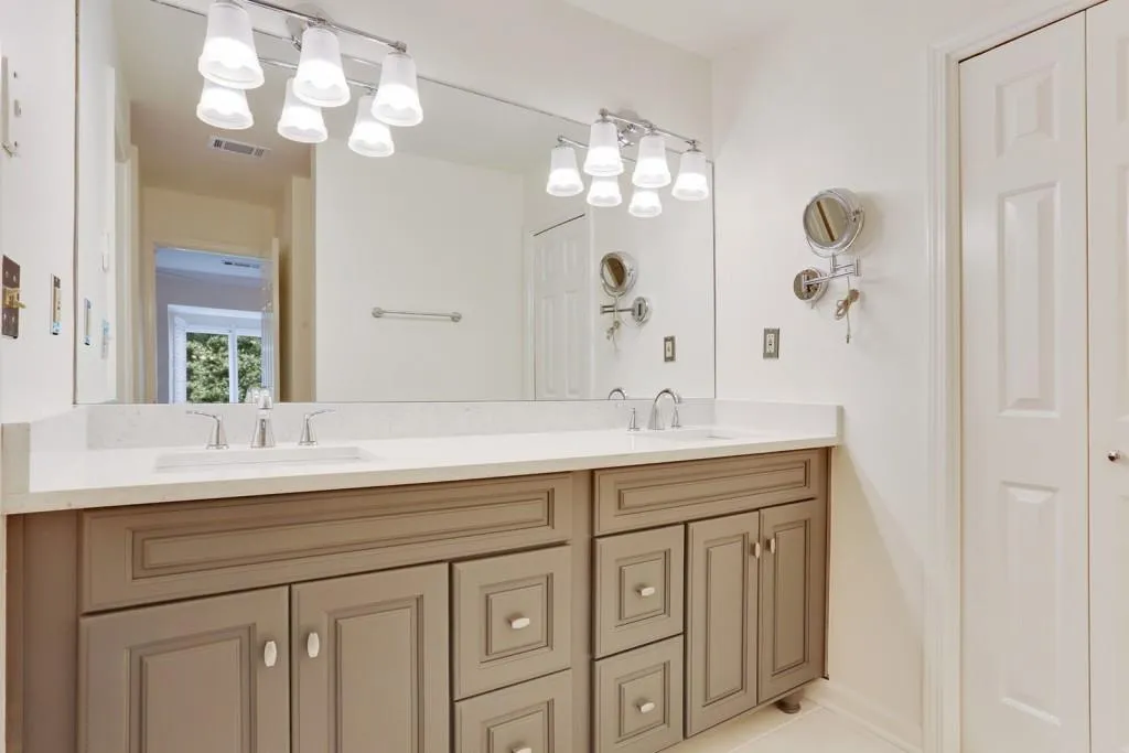 63 Willow Glen Ne, Sandy Springs, Georgia 30342, 3 Bedrooms Bedrooms, ,2 BathroomsBathrooms,Residential,Sold,63 Willow Glen Ne,6002454