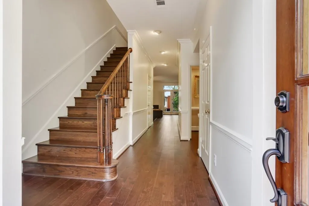 63 Willow Glen Ne, Sandy Springs, Georgia 30342, 3 Bedrooms Bedrooms, ,2 BathroomsBathrooms,Residential,Sold,63 Willow Glen Ne,6002454