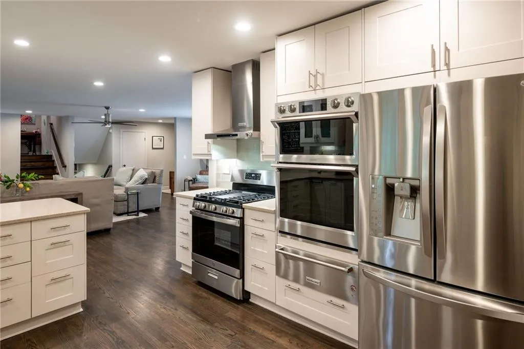 7135 Dunhill Terrace, Atlanta, Georgia 30328, 5 Bedrooms Bedrooms, ,3 BathroomsBathrooms,Residential,Sold,7135 Dunhill Terrace,6897787