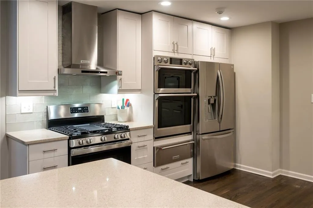 7135 Dunhill Terrace, Atlanta, Georgia 30328, 5 Bedrooms Bedrooms, ,3 BathroomsBathrooms,Residential,Sold,7135 Dunhill Terrace,6897787