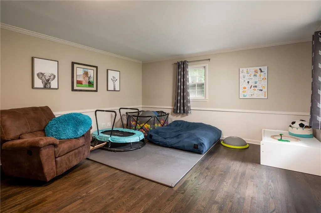 7135 Dunhill Terrace, Atlanta, Georgia 30328, 5 Bedrooms Bedrooms, ,3 BathroomsBathrooms,Residential,Sold,7135 Dunhill Terrace,6897787