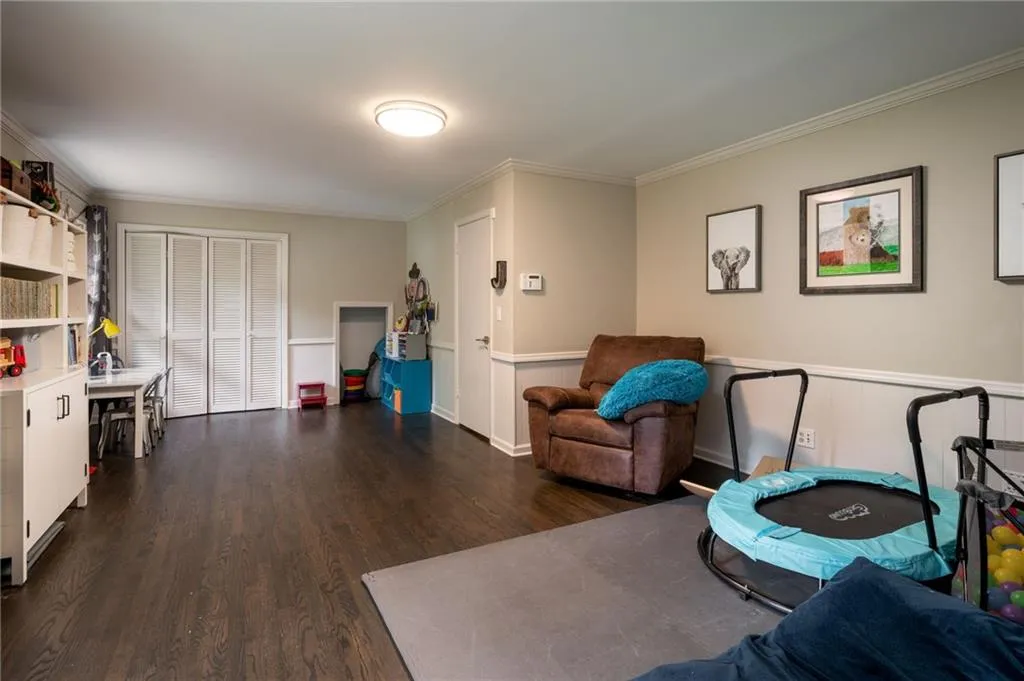 7135 Dunhill Terrace, Atlanta, Georgia 30328, 5 Bedrooms Bedrooms, ,3 BathroomsBathrooms,Residential,Sold,7135 Dunhill Terrace,6897787