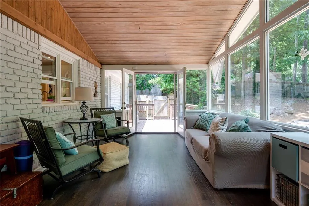 7135 Dunhill Terrace, Atlanta, Georgia 30328, 5 Bedrooms Bedrooms, ,3 BathroomsBathrooms,Residential,Sold,7135 Dunhill Terrace,6897787