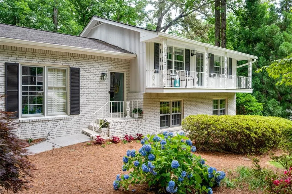 7135 Dunhill Terrace, Atlanta, Georgia 30328, 5 Bedrooms Bedrooms, ,3 BathroomsBathrooms,Residential,Sold,7135 Dunhill Terrace,6897787