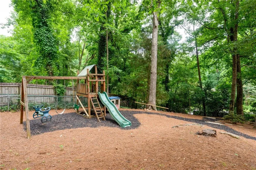 7135 Dunhill Terrace, Atlanta, Georgia 30328, 5 Bedrooms Bedrooms, ,3 BathroomsBathrooms,Residential,Sold,7135 Dunhill Terrace,6897787