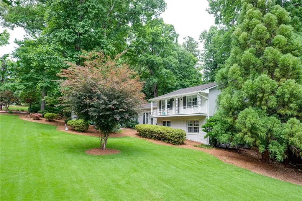 7135 Dunhill Terrace, Atlanta, Georgia 30328, 5 Bedrooms Bedrooms, ,3 BathroomsBathrooms,Residential,Sold,7135 Dunhill Terrace,6897787