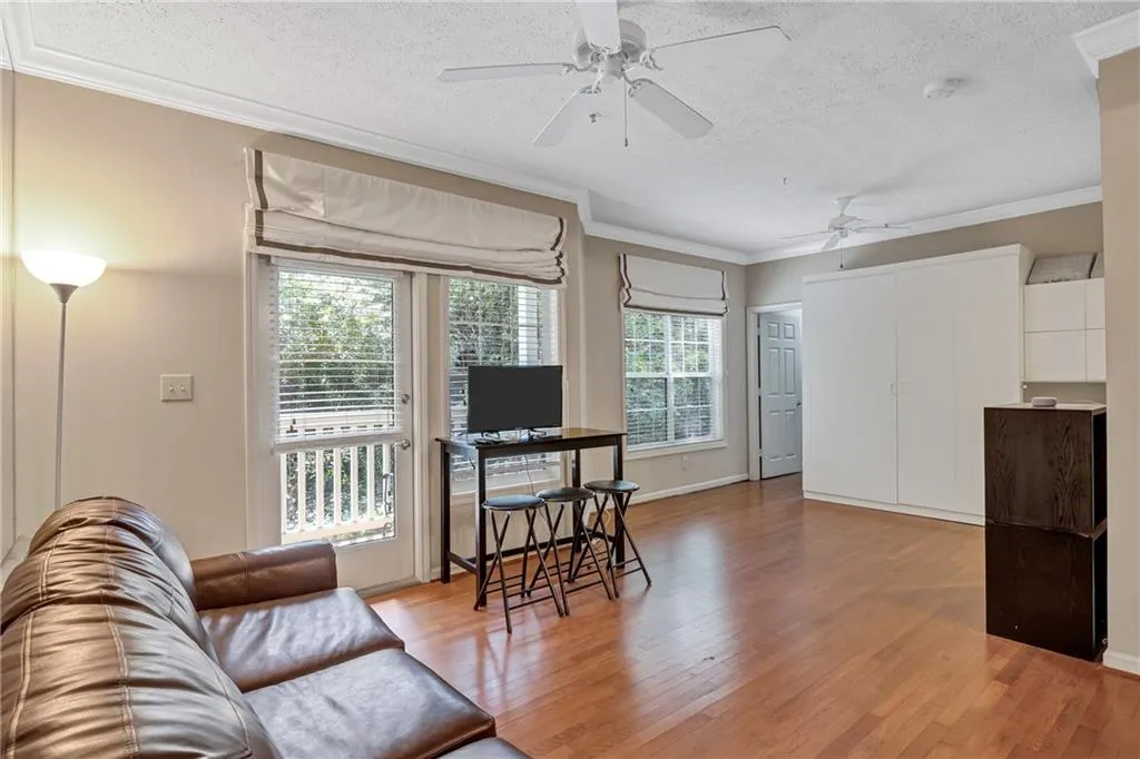 Murphy Bed and bookshelf