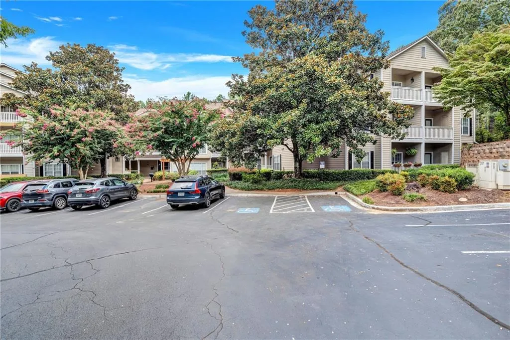 1250 Parkwood Circle Se Unit 1113, Atlanta, Georgia 30339, 1 Bedroom Bedrooms, ,1 BathroomBathrooms,Residential,For Sale,1250 Parkwood Circle Se Unit 1113,7645110