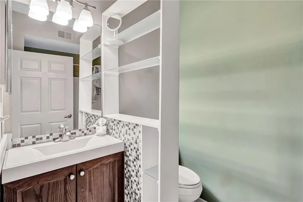 1250 Parkwood Circle Se Unit 1113, Atlanta, Georgia 30339, 1 Bedroom Bedrooms, ,1 BathroomBathrooms,Residential,For Sale,1250 Parkwood Circle Se Unit 1113,7645110
