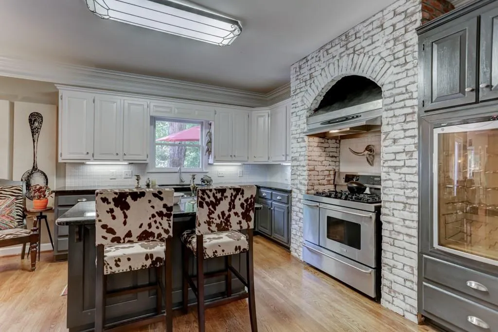 220 Wing Mill Road, Atlanta, Georgia 30350, 5 Bedrooms Bedrooms, ,5 BathroomsBathrooms,Residential,Sold,220 Wing Mill Road,6581108