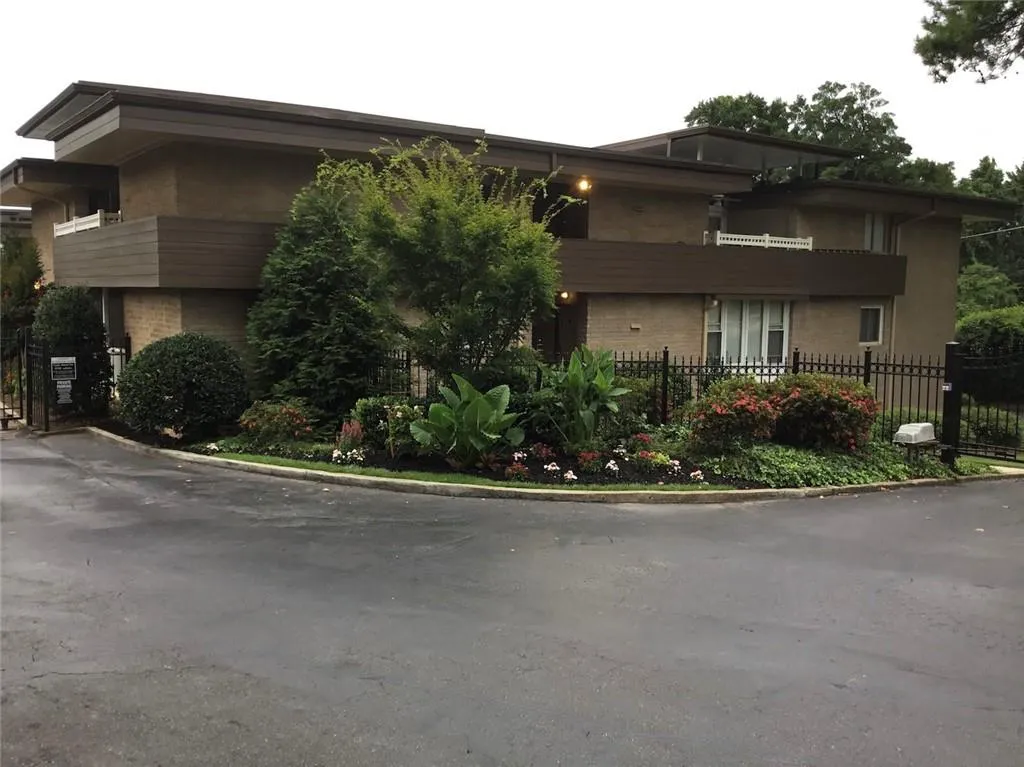 346 Carpenter Drive Unit 68, Atlanta, Georgia 30328, 2 Bedrooms Bedrooms, ,2 BathroomsBathrooms,Residential,Sold,346 Carpenter Drive Unit 68,7447338