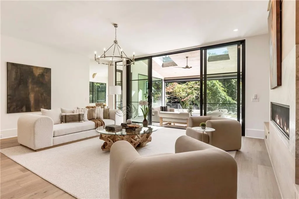 388 Londonberry Rd Nw, Sandy Springs, Georgia 30327, 6 Bedrooms Bedrooms, ,7 BathroomsBathrooms,Residential,For Sale,388 Londonberry Rd Nw,7760236
