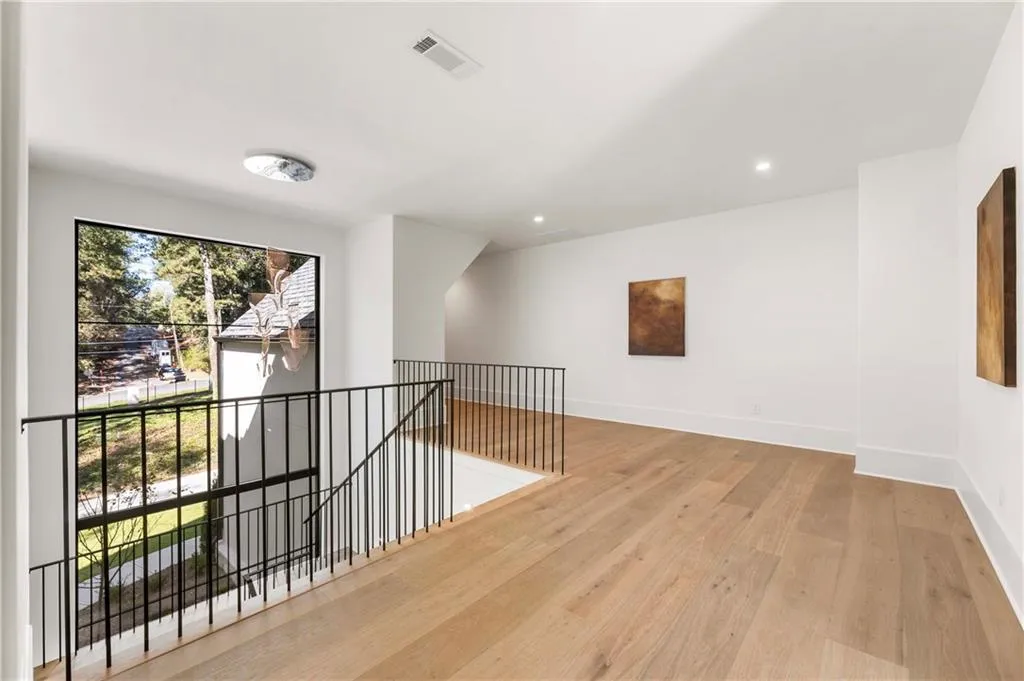 388 Londonberry Rd Nw, Sandy Springs, Georgia 30327, 6 Bedrooms Bedrooms, ,7 BathroomsBathrooms,Residential,For Sale,388 Londonberry Rd Nw,7760236