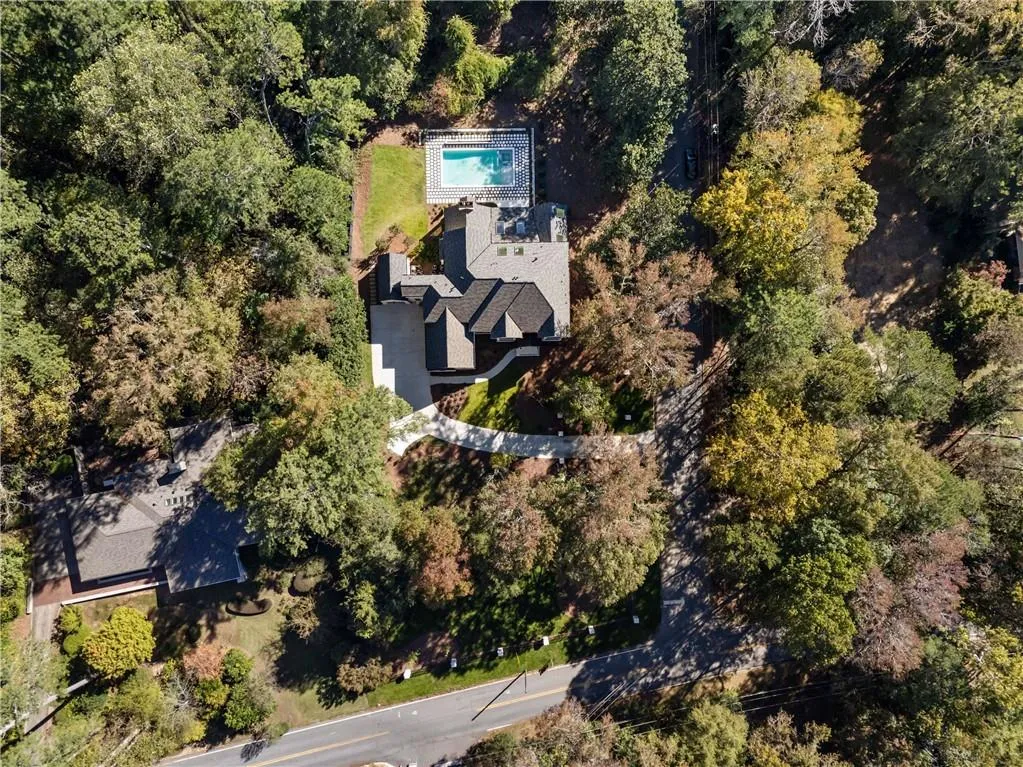 388 Londonberry Rd Nw, Sandy Springs, Georgia 30327, 6 Bedrooms Bedrooms, ,7 BathroomsBathrooms,Residential,For Sale,388 Londonberry Rd Nw,7760236