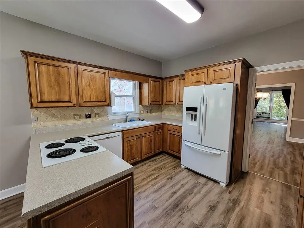 6 Forest Ridge Court, Sandy Springs, Georgia 30350, 3 Bedrooms Bedrooms, ,3 BathroomsBathrooms,Residential,Sold,6 Forest Ridge Court,7136726