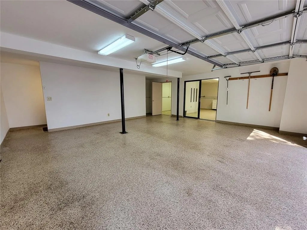 6 Forest Ridge Court, Sandy Springs, Georgia 30350, 3 Bedrooms Bedrooms, ,3 BathroomsBathrooms,Residential,Sold,6 Forest Ridge Court,7136726