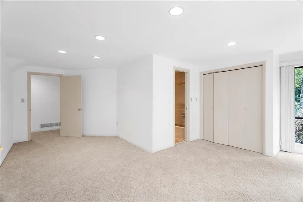 8955 Ridgemont Drive Ne, Sandy Springs, Georgia 30350, 5 Bedrooms Bedrooms, ,4 BathroomsBathrooms,Residential,Sold,8955 Ridgemont Drive Ne,7103233