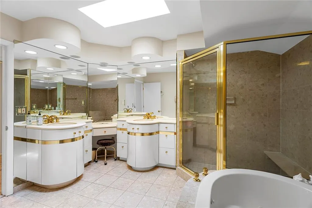 8955 Ridgemont Drive Ne, Sandy Springs, Georgia 30350, 5 Bedrooms Bedrooms, ,4 BathroomsBathrooms,Residential,Sold,8955 Ridgemont Drive Ne,7103233