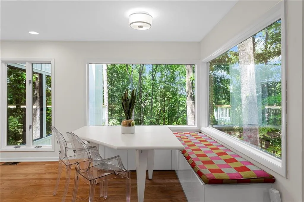 8955 Ridgemont Drive Ne, Sandy Springs, Georgia 30350, 5 Bedrooms Bedrooms, ,4 BathroomsBathrooms,Residential,Sold,8955 Ridgemont Drive Ne,7103233