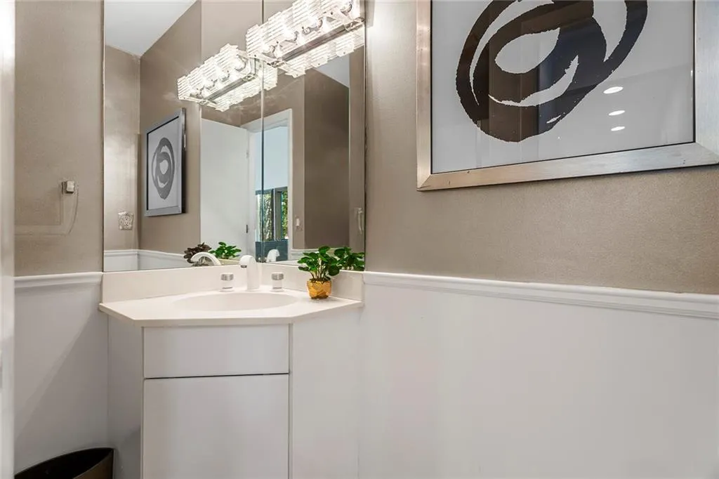 8955 Ridgemont Drive Ne, Sandy Springs, Georgia 30350, 5 Bedrooms Bedrooms, ,4 BathroomsBathrooms,Residential,Sold,8955 Ridgemont Drive Ne,7103233