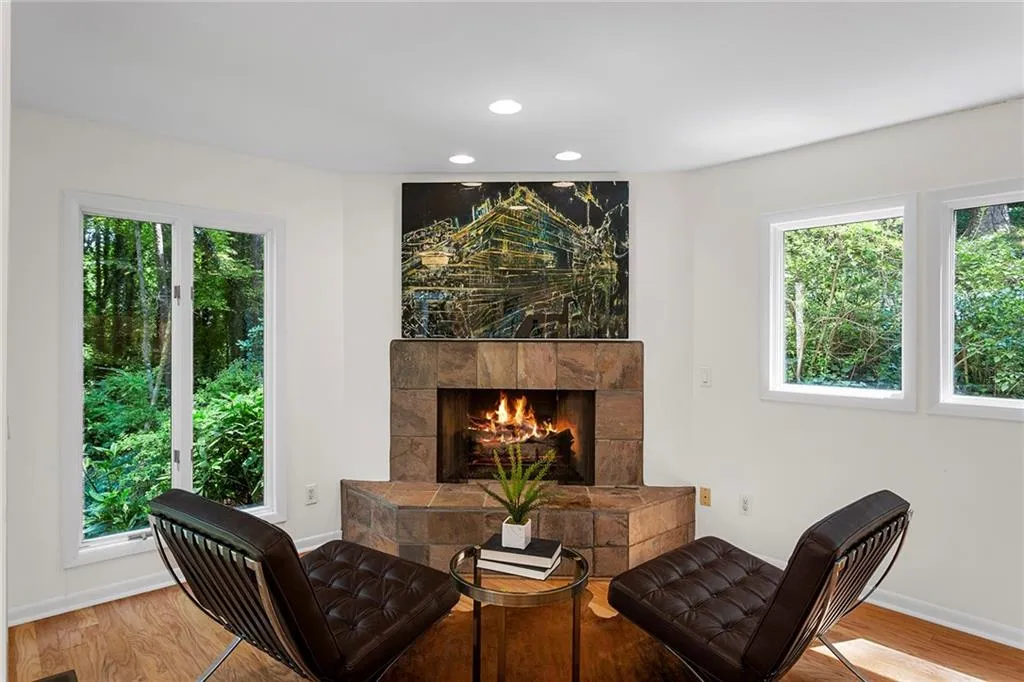 8955 Ridgemont Drive Ne, Sandy Springs, Georgia 30350, 5 Bedrooms Bedrooms, ,4 BathroomsBathrooms,Residential,Sold,8955 Ridgemont Drive Ne,7103233