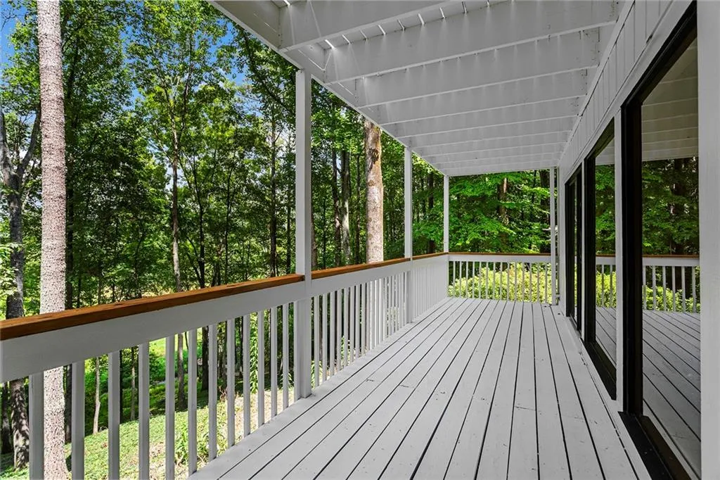 8955 Ridgemont Drive Ne, Sandy Springs, Georgia 30350, 5 Bedrooms Bedrooms, ,4 BathroomsBathrooms,Residential,Sold,8955 Ridgemont Drive Ne,7103233