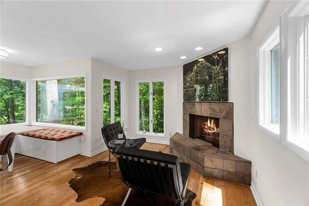 8955 Ridgemont Drive Ne, Sandy Springs, Georgia 30350, 5 Bedrooms Bedrooms, ,4 BathroomsBathrooms,Residential,Sold,8955 Ridgemont Drive Ne,7103233